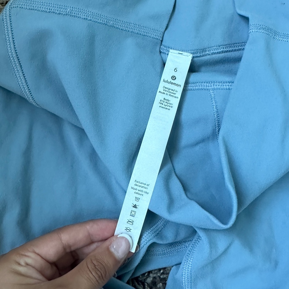 Lululemon - Picture 4 of 4